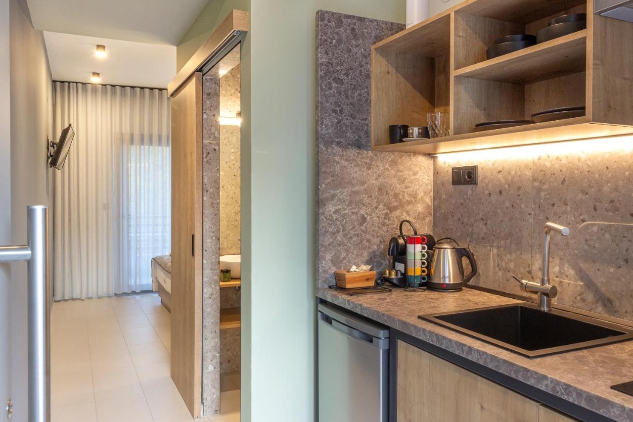 Araliki Suites ポリフロノ エクステリア 写真