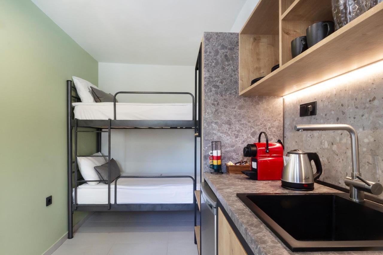 Araliki Suites ポリフロノ エクステリア 写真