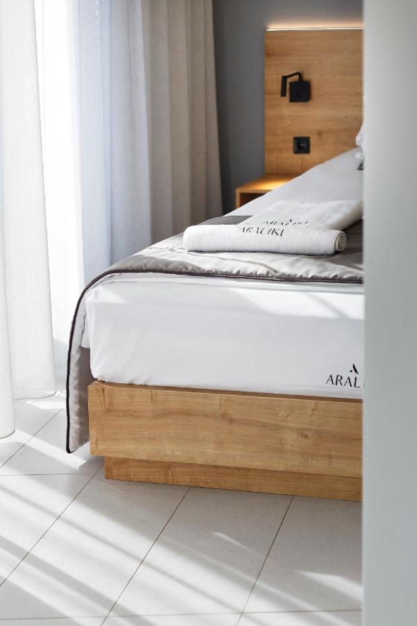 Araliki Suites ポリフロノ エクステリア 写真