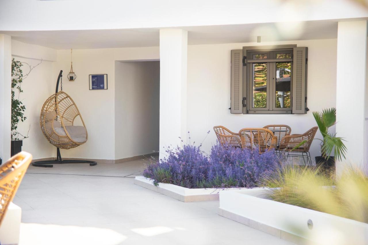 Araliki Suites ポリフロノ 部屋 写真